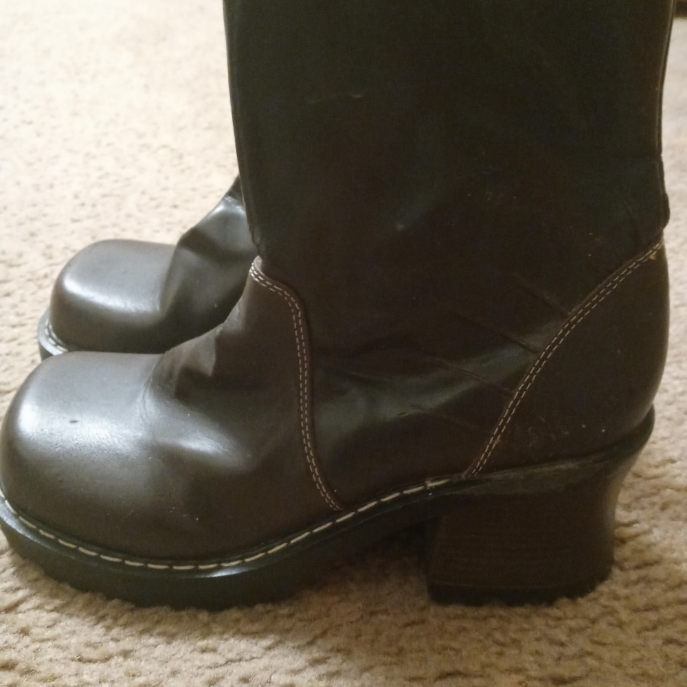 ADESSO BOOTS